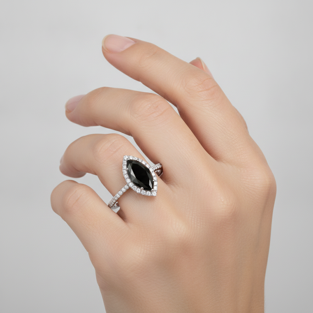 Anello Nuziale con Diamante Nero Autentico da 4 Carati Taglio Marquise Halo in Oro Bianco 14K