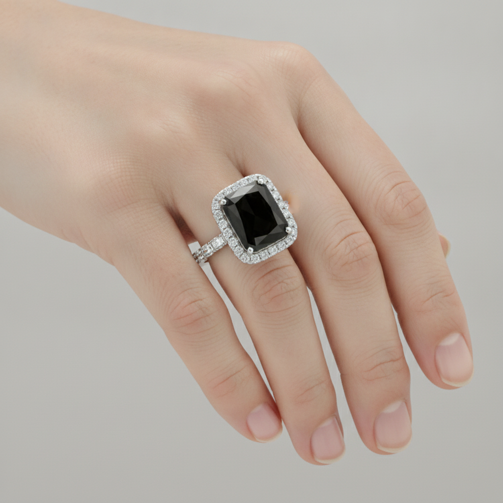 Anello da donna con diamante nero naturale da 7 carati taglio radiant halo in Oro Bianco 14K
