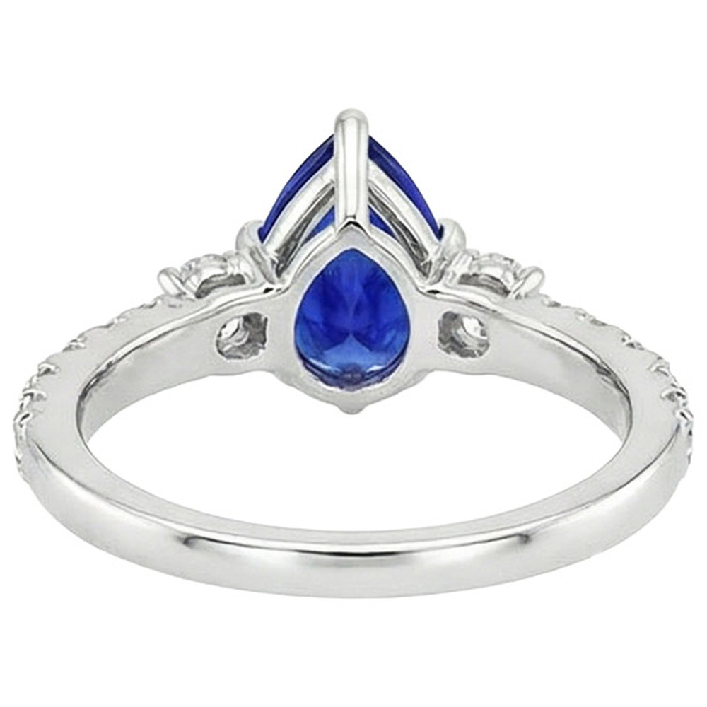Anello 3 Pietre Con Accenti Zaffiro Blu Pera & Diamanti 3.50 Carati