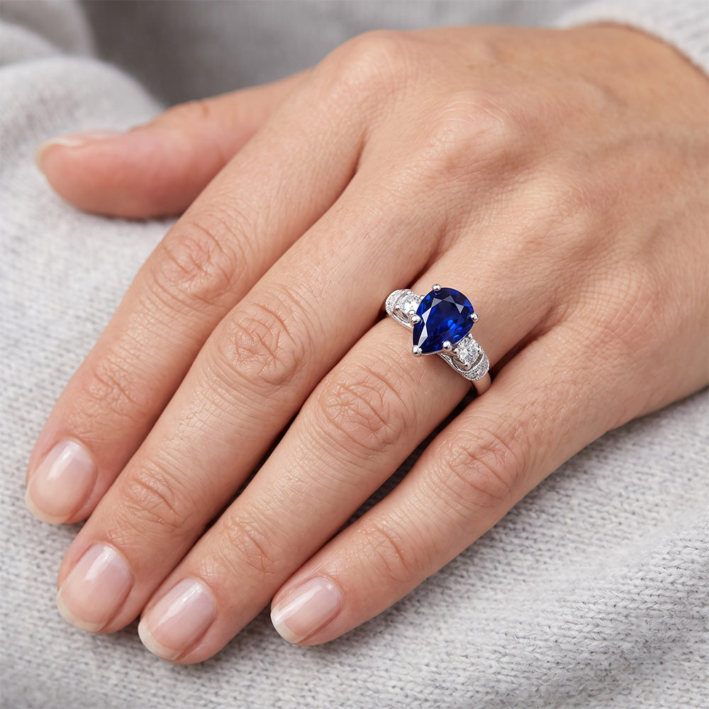 Anello 3 Pietre Stile Antico Pera Zaffiro Ceylon & Diamanti Naturali Autentici ( non creati in laboratorio ) 2 Carati