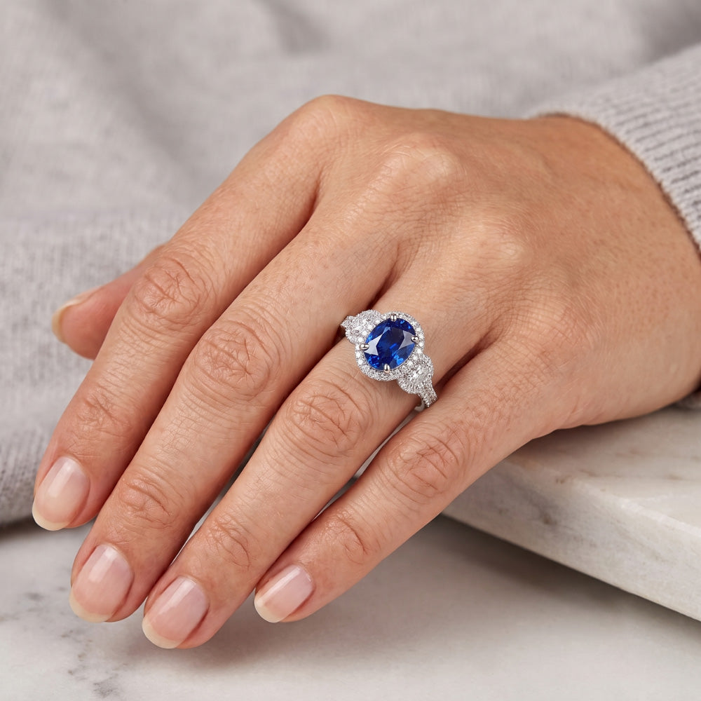 Anello 3 pietre con gambo ovale in zaffiro sdoppiato da 3,50 carati in oro bianco 14K
