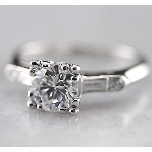 Anello A Tre Pietre Con Vero Diamante Centrale Rotondo 1.60 Carati In Oro Bianco 14K