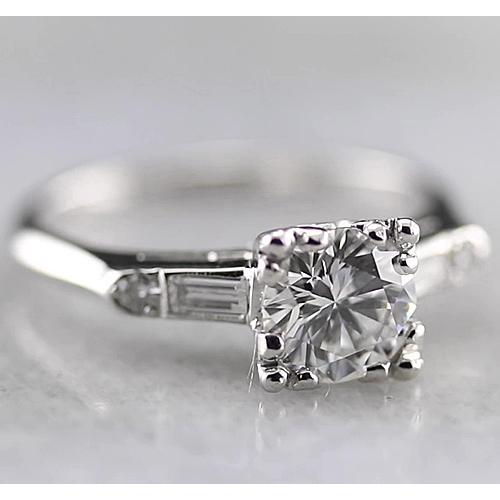 Anello A Tre Pietre Con Vero Diamante Centrale Rotondo 1.60 Carati In Oro Bianco 14K