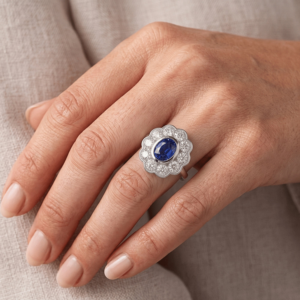 Anello Con Zaffiro Di Tipo Antico Vittoriano