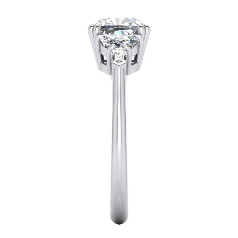Anello Di Fidanzamento Con Naturale Diamante A Cuscino. 3 Carati. Taglio Trilioni. Oro Bianco 18K