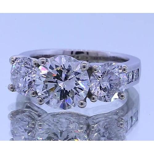 Anello Di Fidanzamento Con Naturale Diamante Da 3.50 Carati. Oro Bianco 14K. Tre Pietre