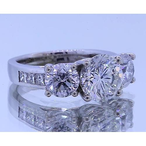 Anello Di Fidanzamento Con Naturale Diamante Da 3.50 Carati. Oro Bianco 14K. Tre Pietre