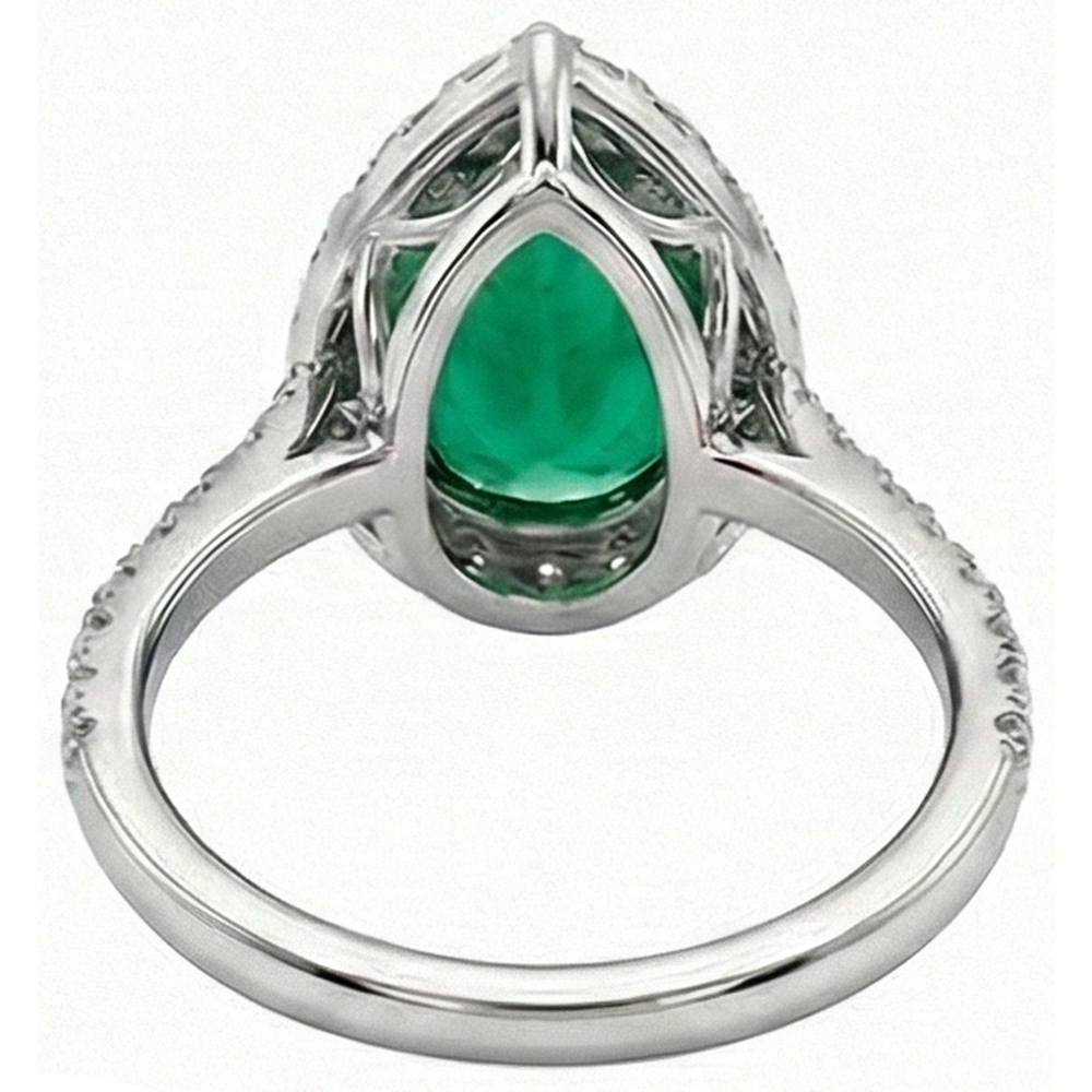 Anello In Pietra Preziosa Verde Smeraldo Con Diamante Halo 3.75 Carati In Oro Bianco 14K