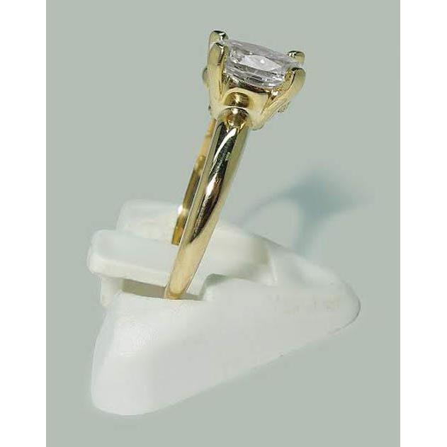 Anello Solitario Con Vero Diamante Ovale Da 1.5 Carati In Oro Giallo 14K