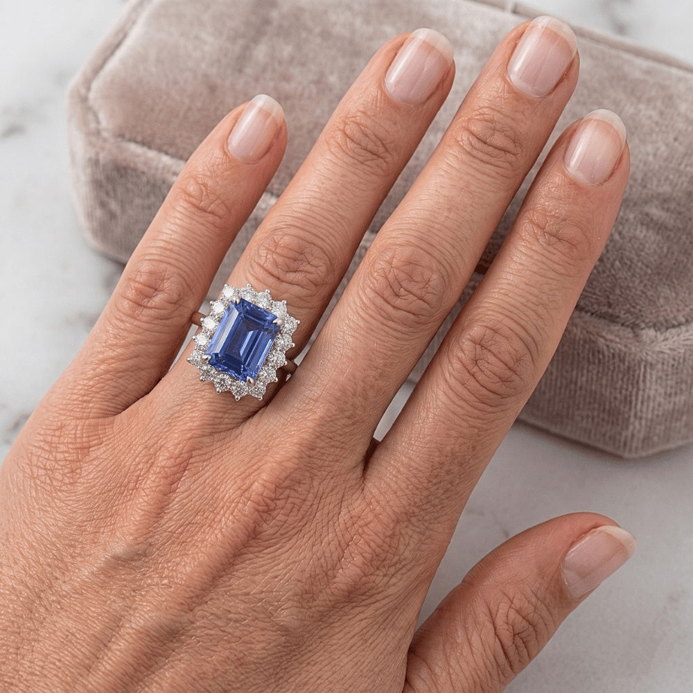 Anello aureola con diamante rotondo stile fiore zaffiro blu smeraldo 4.50 carati