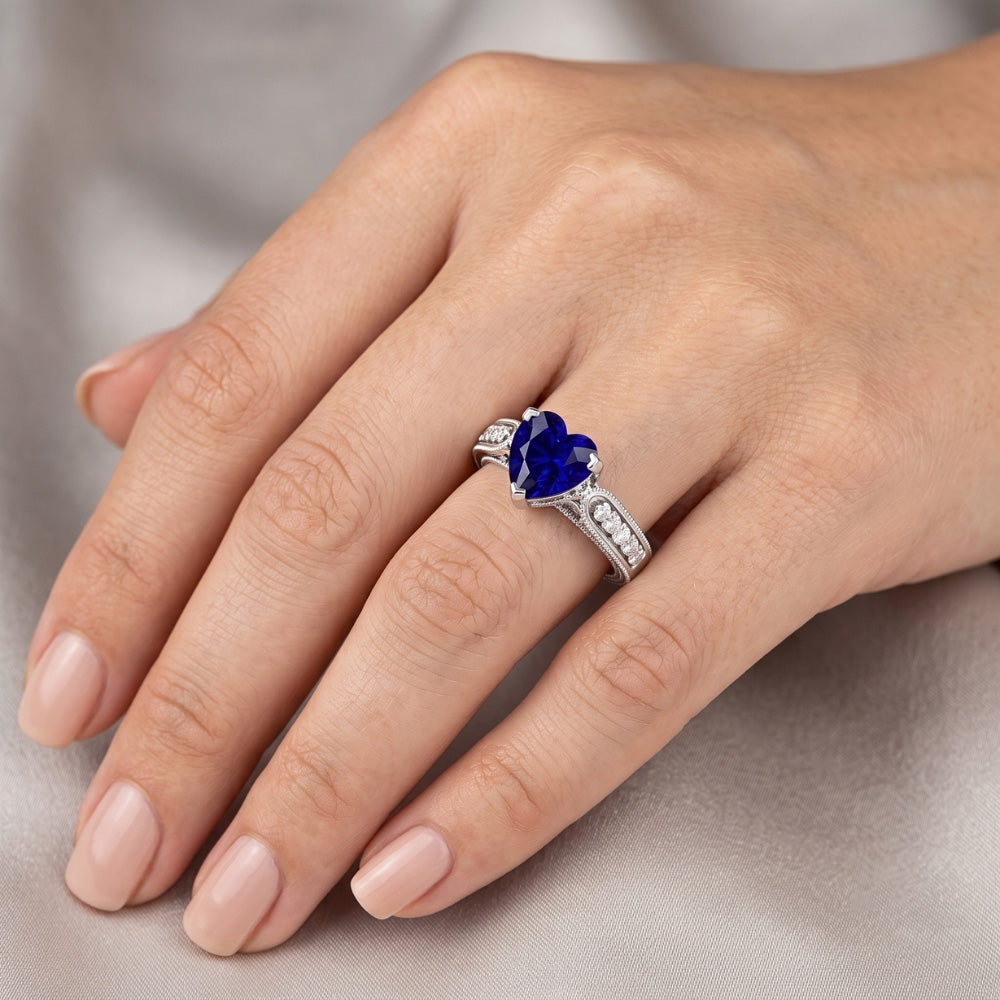 Anello con pietre preziose 2 carati Cuore blu zaffiro con gioielli in oro bianco 14K Milgrain Shank