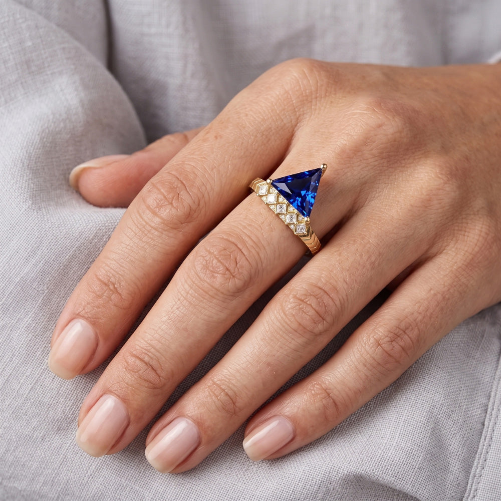 Anello con pietre preziose con zaffiri da 1,75 trilioni di carati e diamanti Princess