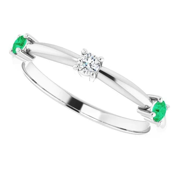 Anello con tre pietre di diamanti Gioielli con smeraldo colombiano