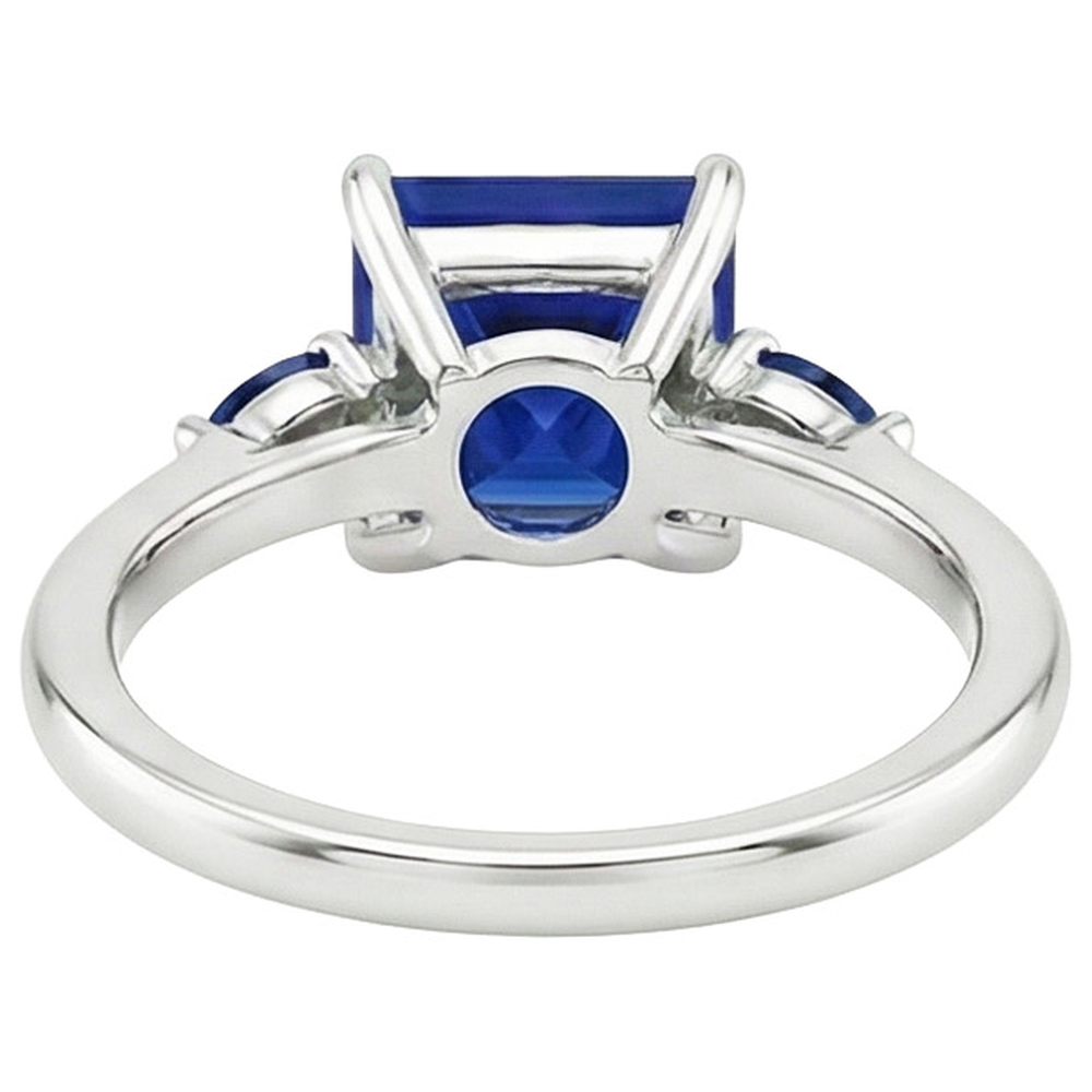 Anello con tre pietre preziose Princess & Pear Zaffiri di Ceylon 5.25 carati