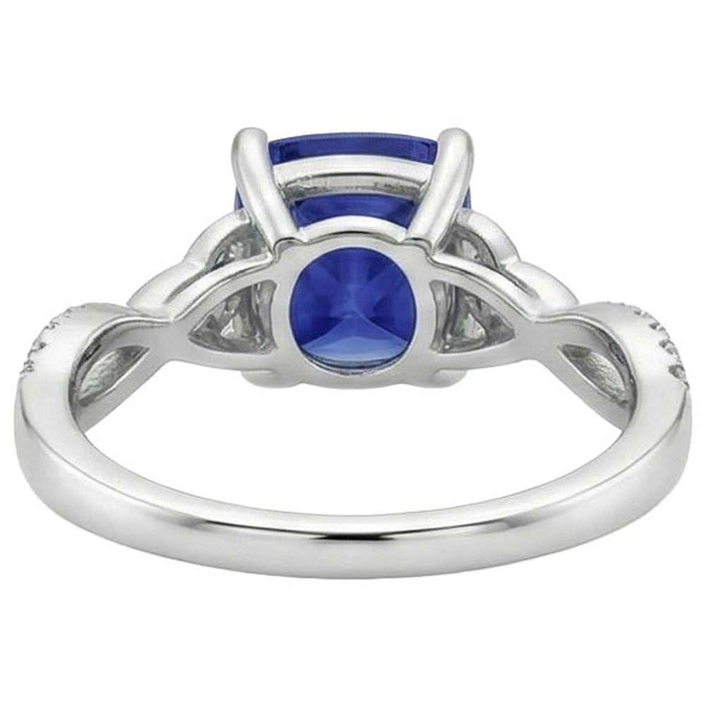 Anello con zaffiro Ceylon Blue da 3,25 carati e diamante cushion in oro bianco 14K