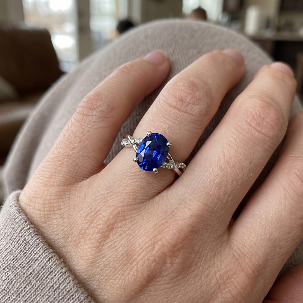 Anello con zaffiro di Ceylon ovale con pietre preziose Gioielli con diamanti da 4.50 carati