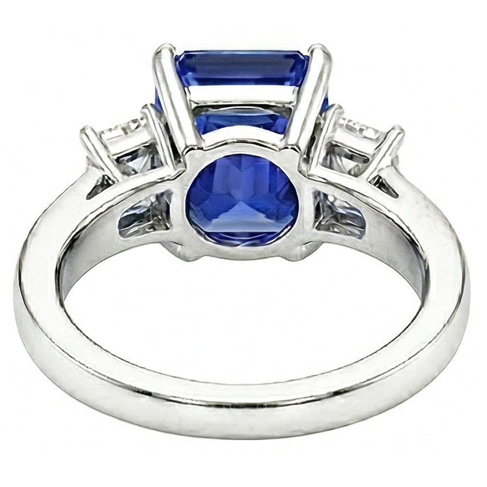 Anello da donna con brillante zaffiro di Ceylon da 1,75 carati e tre diamanti in oro bianco 14k