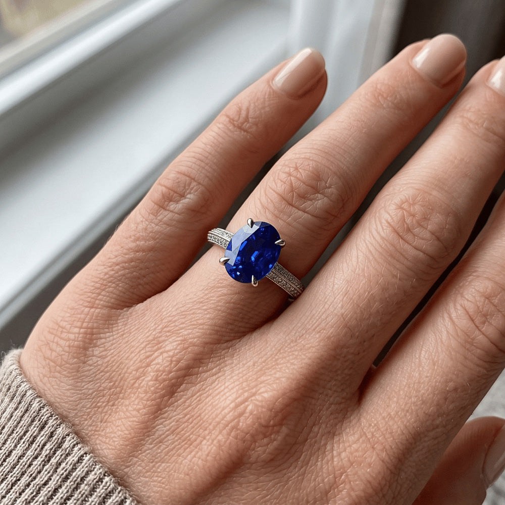 Anello da donna in zaffiro blu stile antico con accenti 5.50 carati