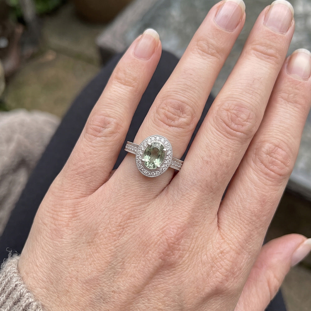 Anello di Fidanzamento con Zaffiro Verde
