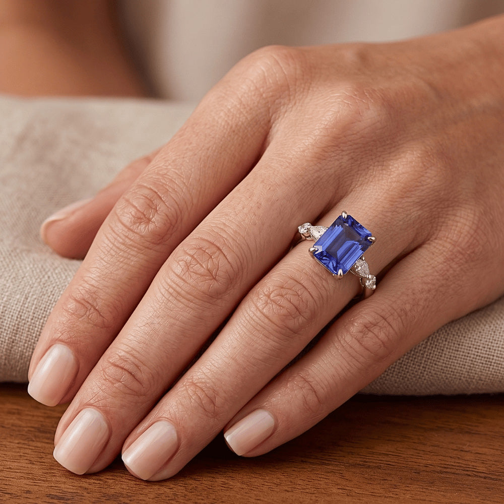 Anello di fidanzamento 5 pietre Zaffiro Ceylon radiante e diamante 4 carati