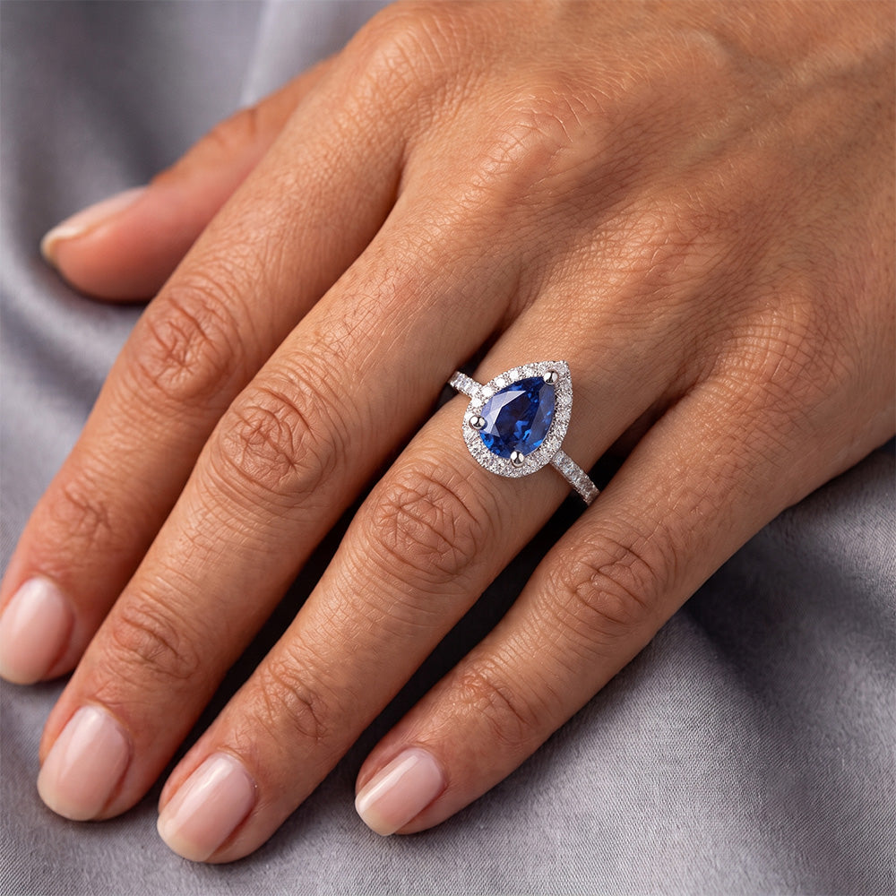 Anello di fidanzamento a goccia da 2,50 carati con zaffiro blu in oro bianco 14K