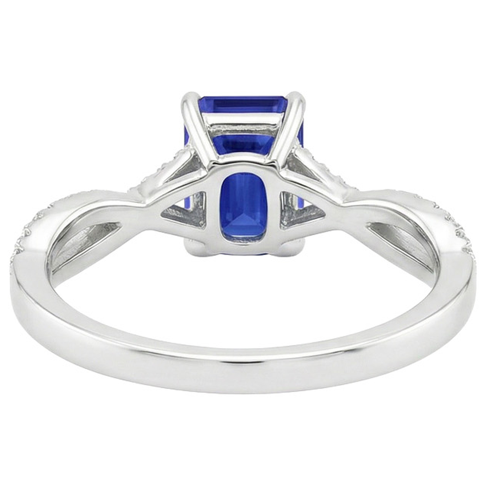Anello di fidanzamento con pavé. zaffiro blu smeraldo e diamante 4 carati