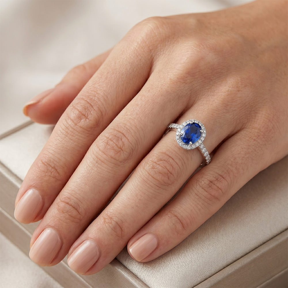 Anello di fidanzamento con zaffiro blu e diamante Halo 2,25 carati oro 14K