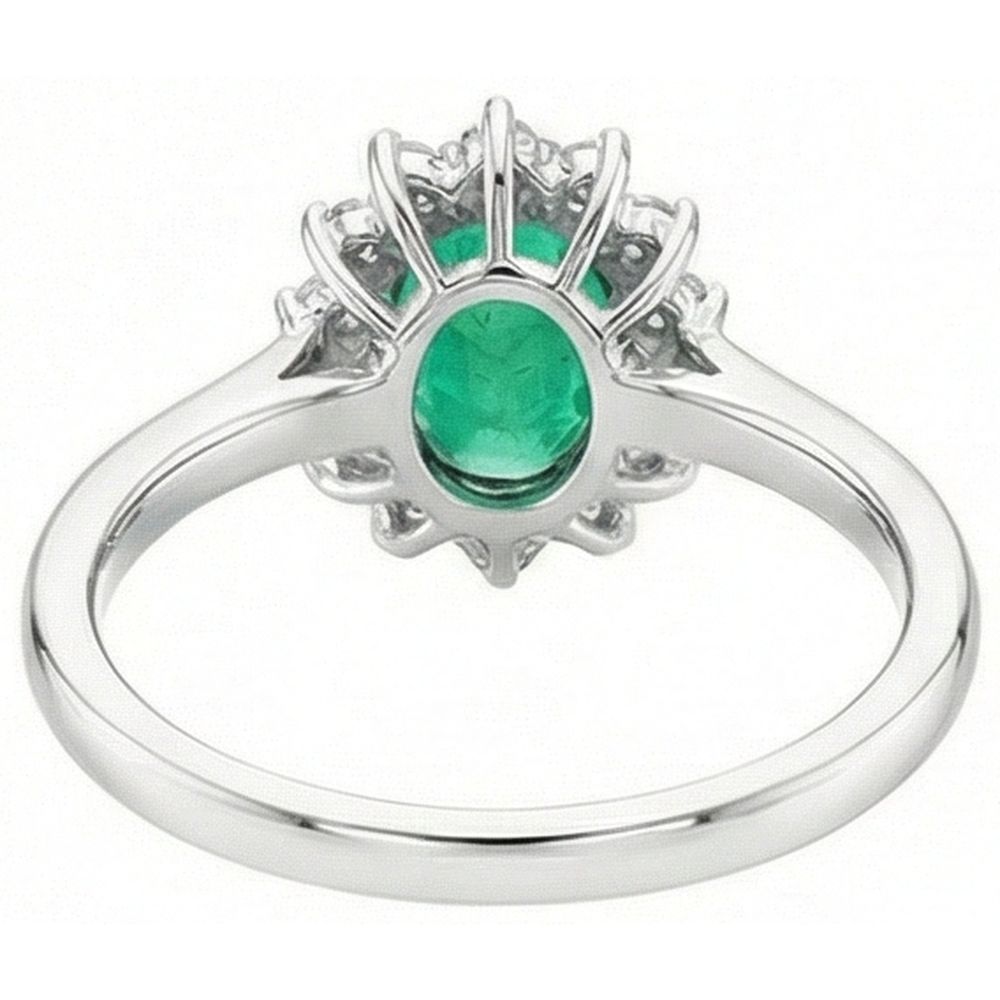 Anello di fidanzamento in oro bianco 14K con smeraldo verde e diamanti da 6,75 carati