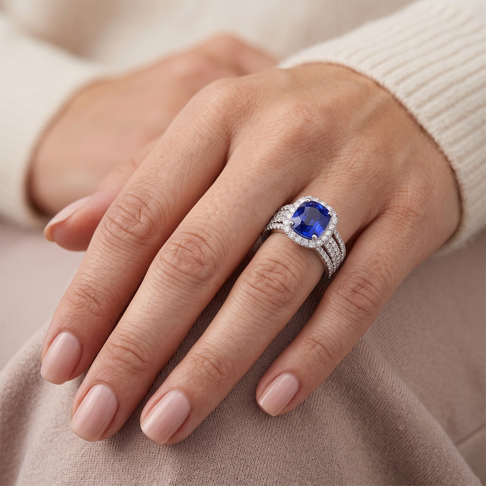 Anello fantasia in oro bianco 14K con diamanti e zaffiro blu di Ceylon a punta da 5,80 ct