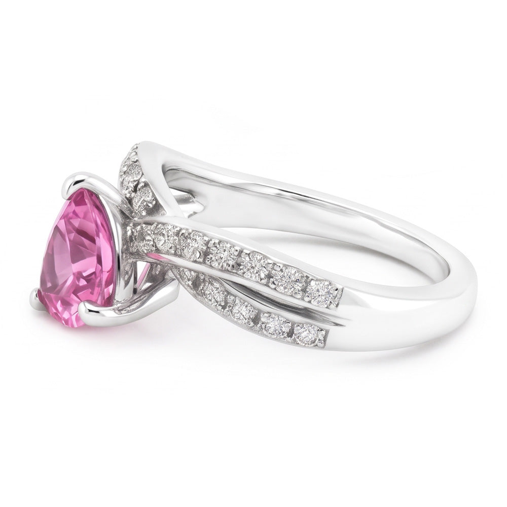 Anello in oro bianco 14 carati con zaffiro rosa taglio trilioni di 1.40 carati