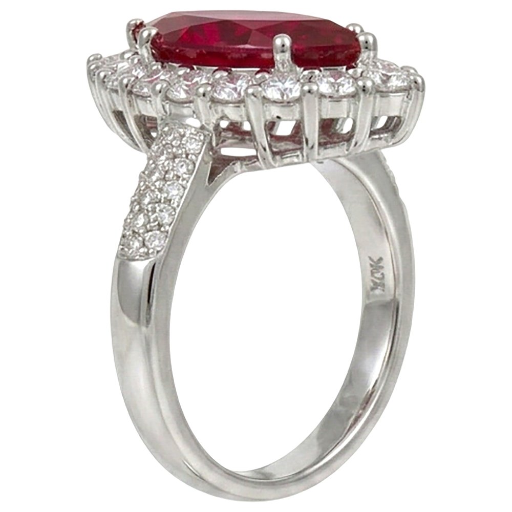 Anello in oro bianco 14 kt con rubini taglio marquise rosso da 10.50 ct con diamanti