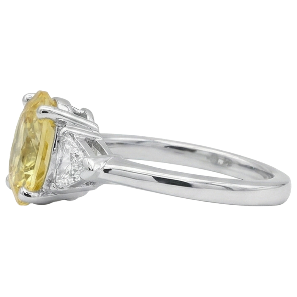 Anello in oro bianco 14K con 3 pietre di 3,75 ct di zaffiro giallo e diamanti
