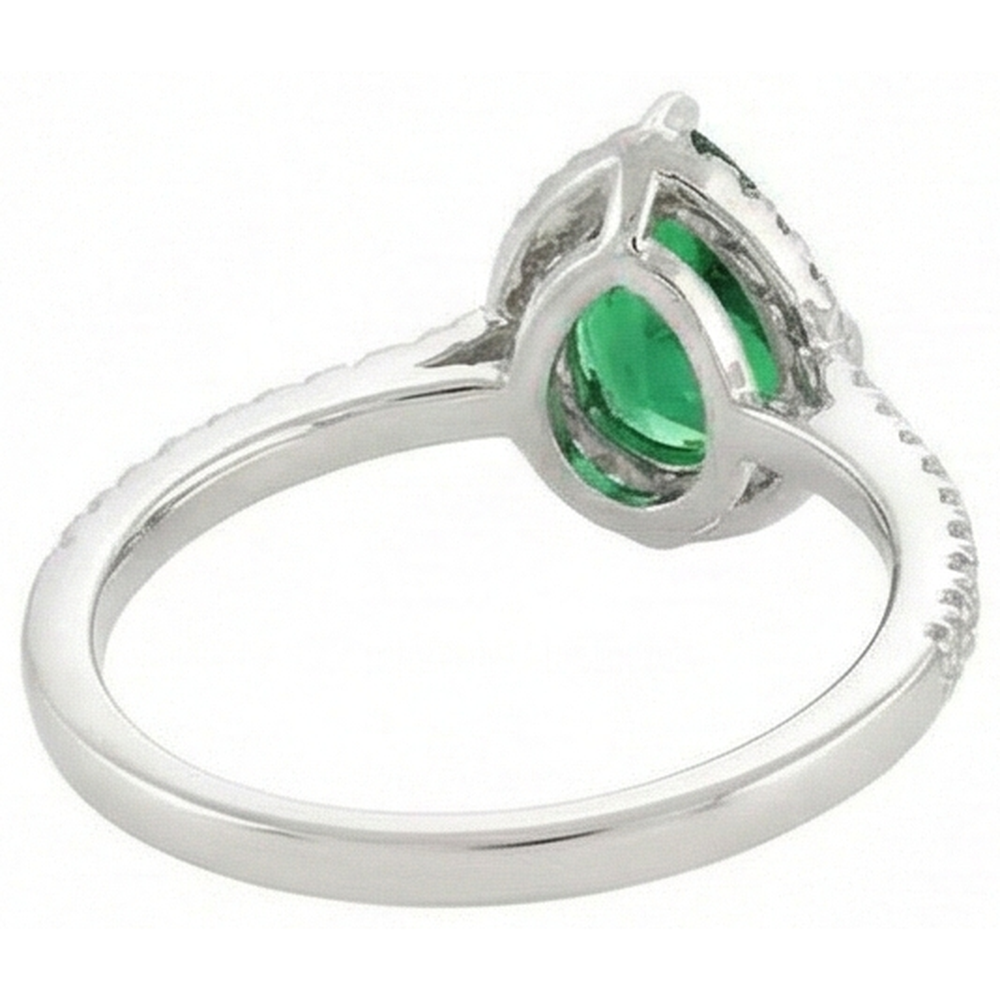 Anello in oro bianco 14K con smeraldo verde di 4,50 carati con diamanti