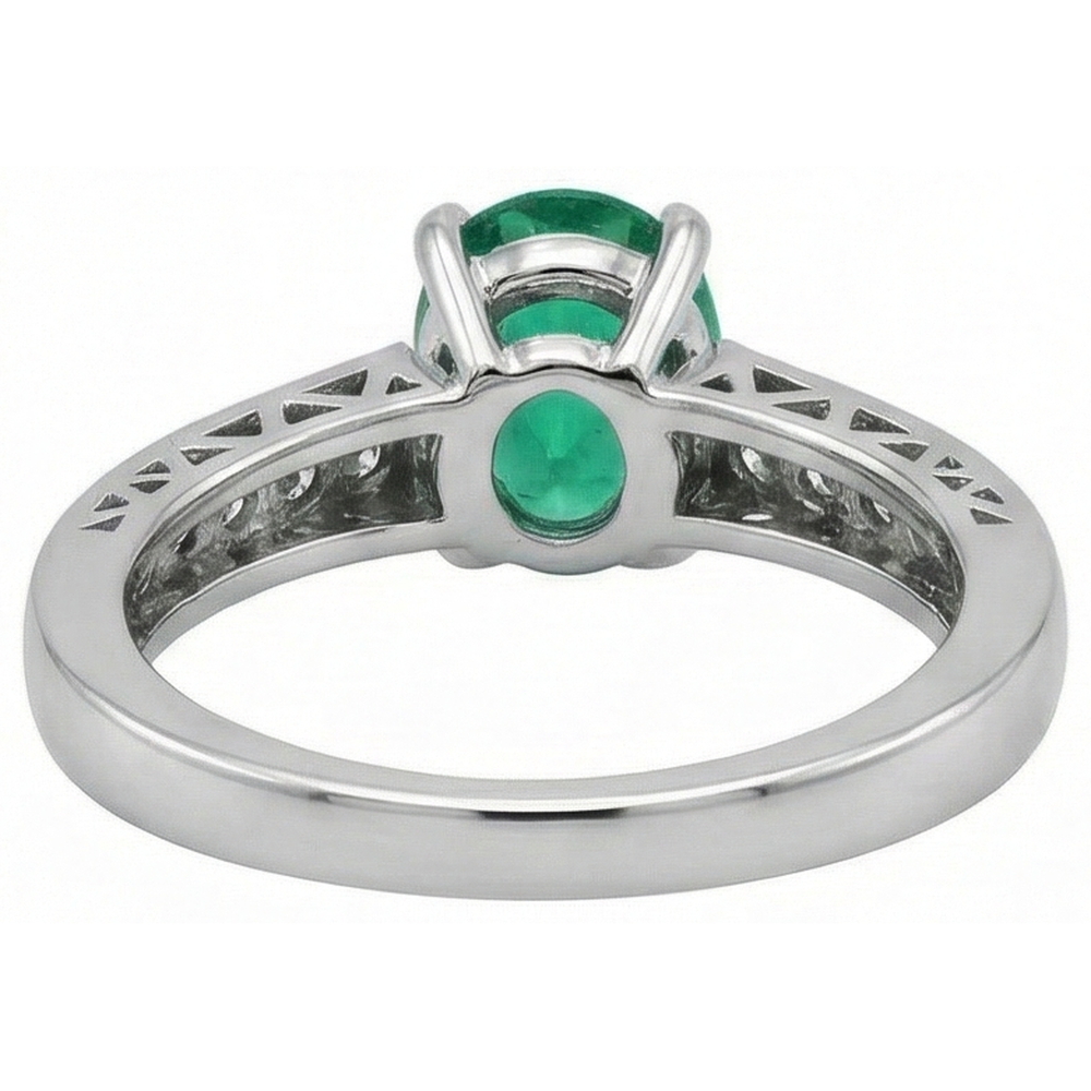Anello in oro bianco 14K con smeraldo verde ovale e diamanti da 3,60 ct
