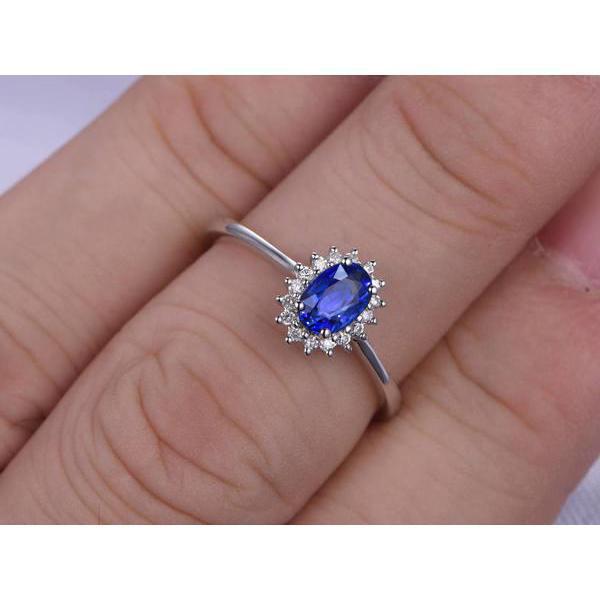 Anello in oro bianco 14 carati con zaffiro di Ceylon e diamanti a taglio ovale da 2 ct - harrychadent.it