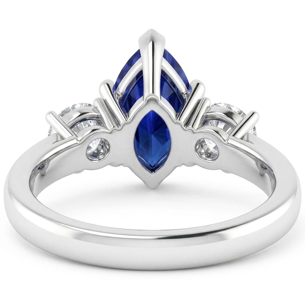 Anello in oro bianco con zaffiri e diamanti a taglio rotondo e marquise da 2.50 ct