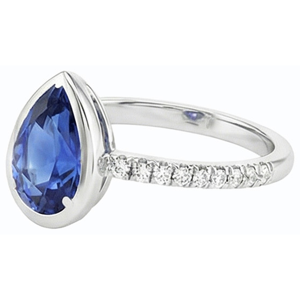 Anello incastonato di pietre preziose con zaffiro blu e diamanti 3.50 carati