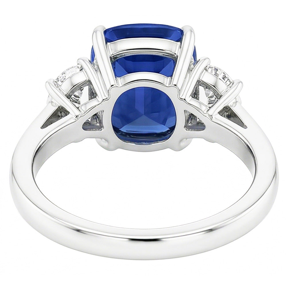 Anello ovale con tre pietre di zaffiro blu 4.50 carati di diamanti a mezza luna