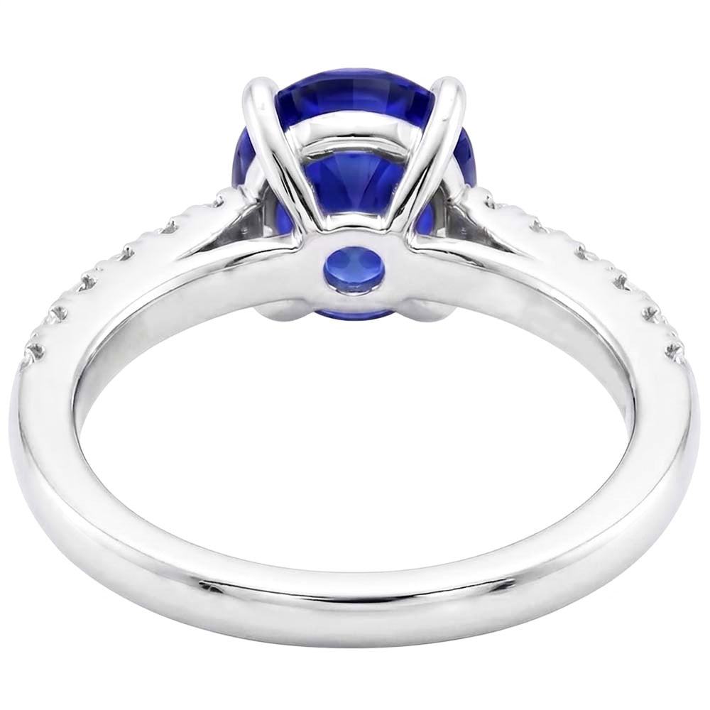 Anello rotondo con pavé di diamanti. taglio ovale. zaffiro dello Sri Lanka. 5 carati