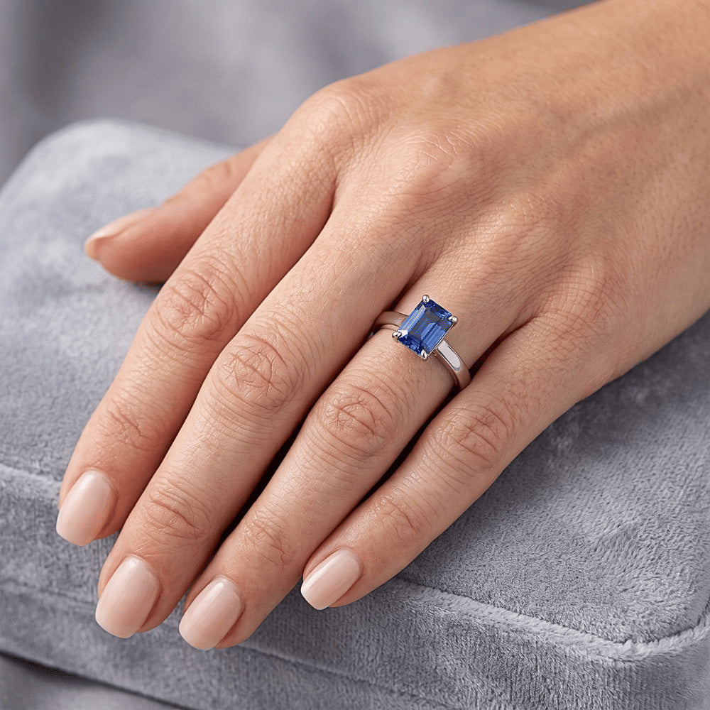 Anello solitario da donna con zaffiro blu smeraldo 2 carati oro bianco 14k