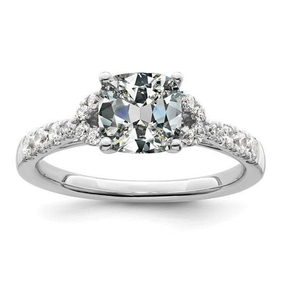 Anello Di Fidanzamento Con Cuscino Di Naturale Diamanti Vecchio Minatore Con Accenti 6,50 Carati