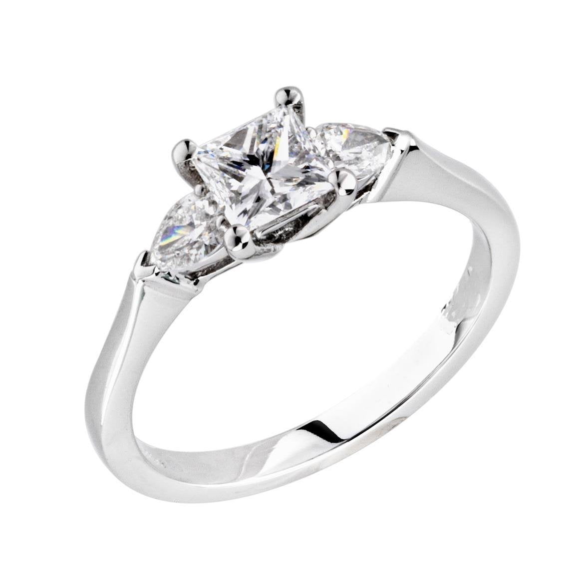 Anello Di Fidanzamento Con Naturale Diamante Da 2.10 Carati. Principessa E Pera. 3 Pietre Scintillanti