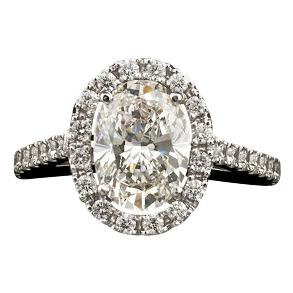 Anello Di Fidanzamento Da Donna Con Vero Diamante Ovale Centrale Da 3,25 Carati E Oro Bianco 14K