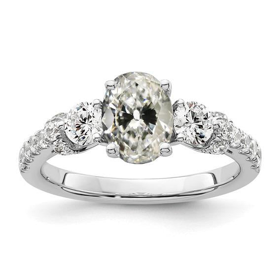 Anello Di Fidanzamento Rotondo E Ovale Con Naturale Diamante A Taglio Antico 5,50 Carati