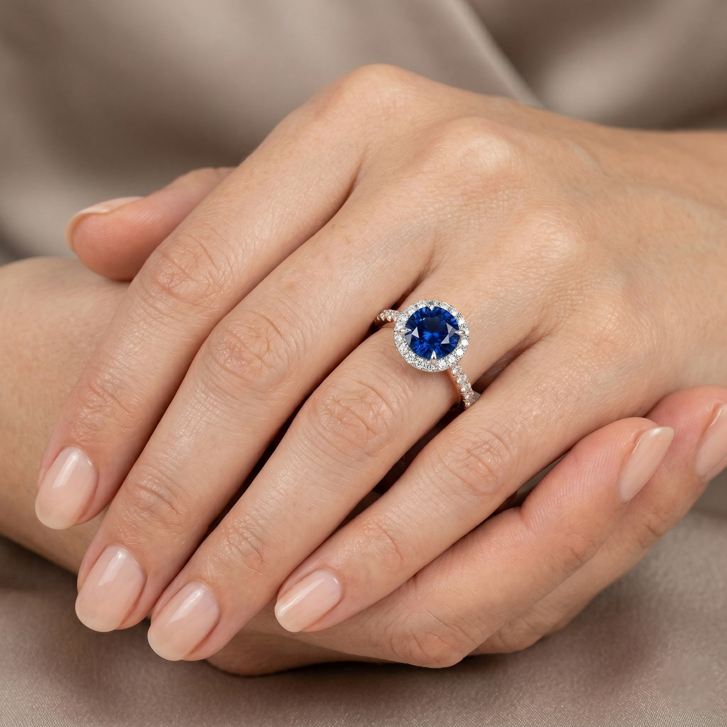 Anello Due Toni Zaffiro Blu Halo Diamante Set Di Griffe