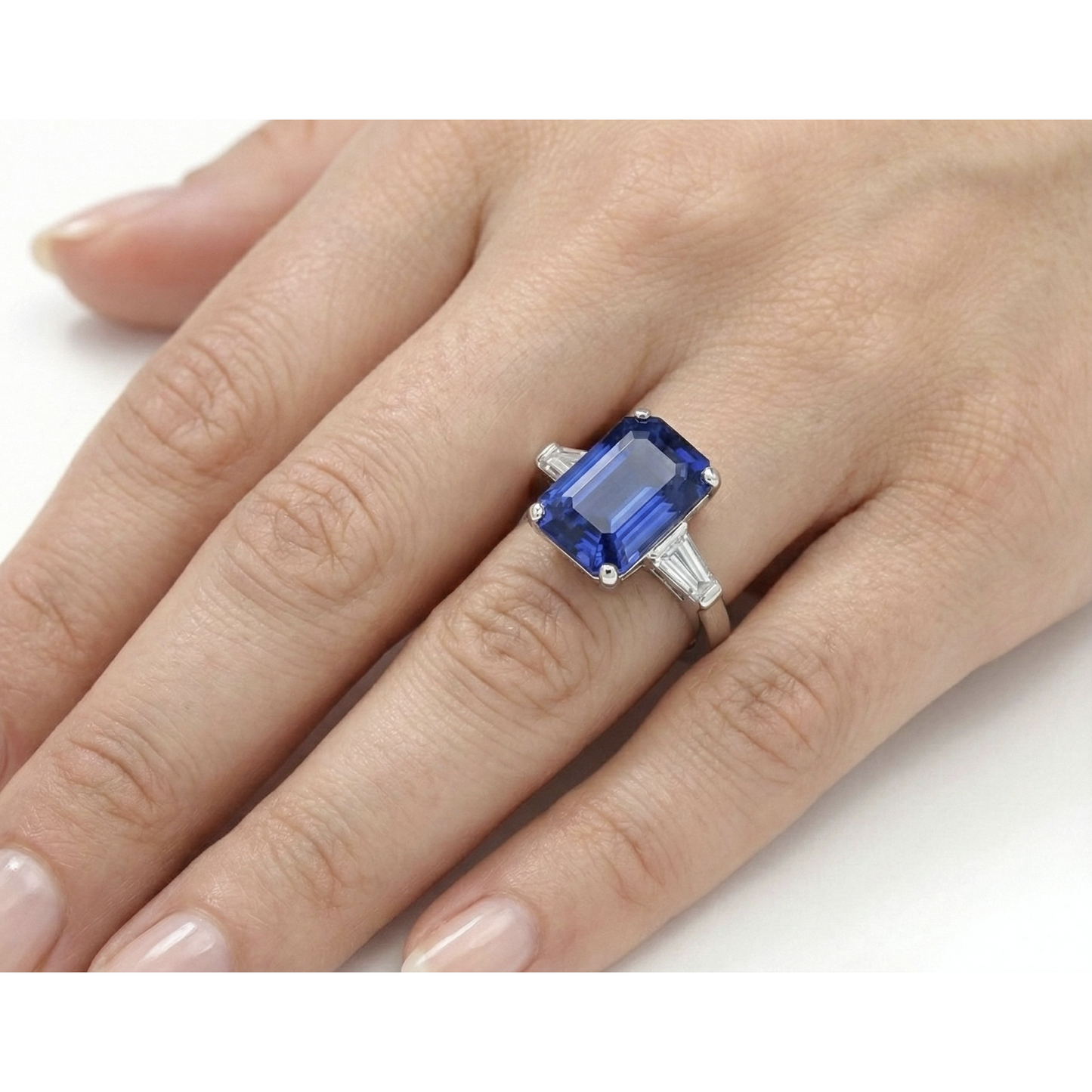 Anello Smeraldo 3 Pietre Zaffiro Srilankan 4.50 Carati Baguette affusolate
