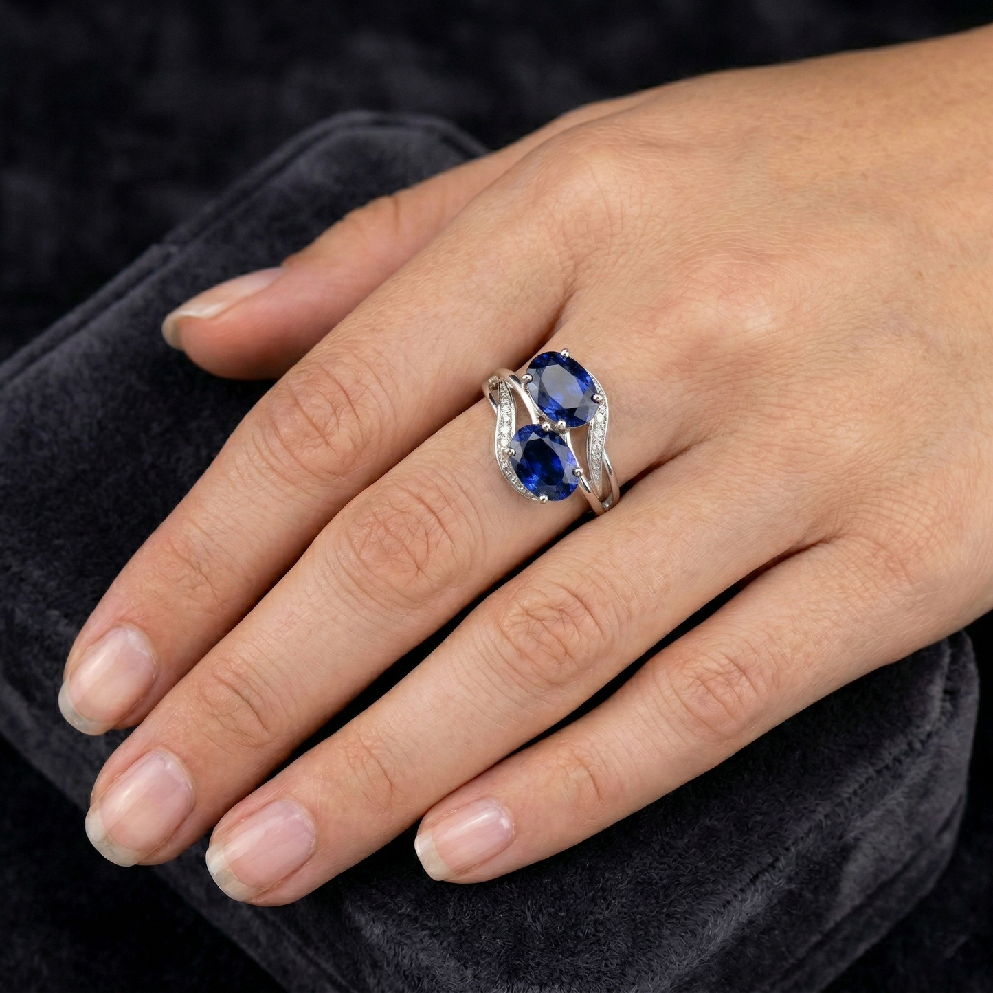 Anello Toi et Moi in stile antico con zaffiro dello Sri Lanka ovale da 4,50 ct e diamante