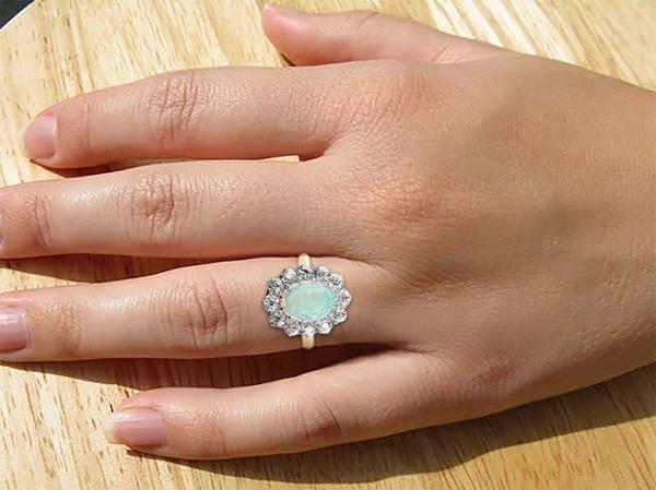 Anello Anniversario con Opale E Diamanti 6.75 Carati Oro 14K Nuovo