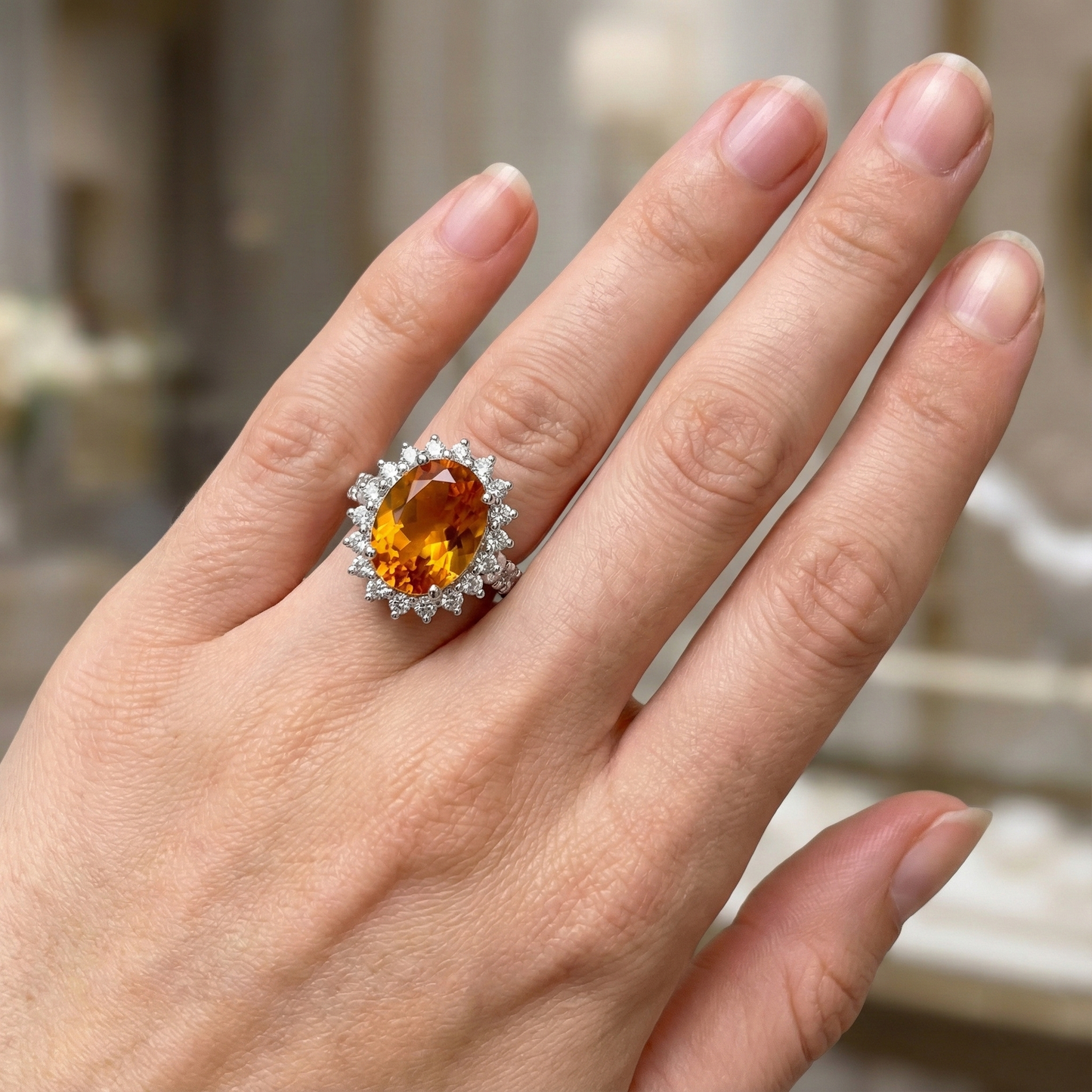 Anello Madeira in oro bianco 14K con citrino e diamanti 22.50 carati