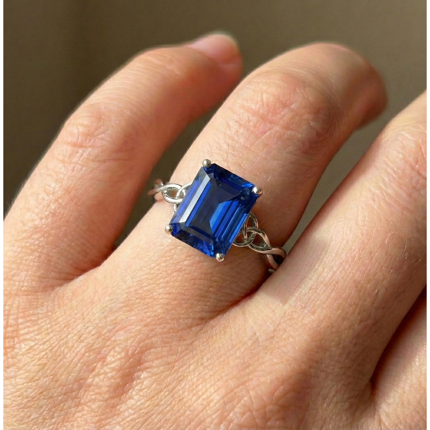 Anello con Smeraldo Quadrato